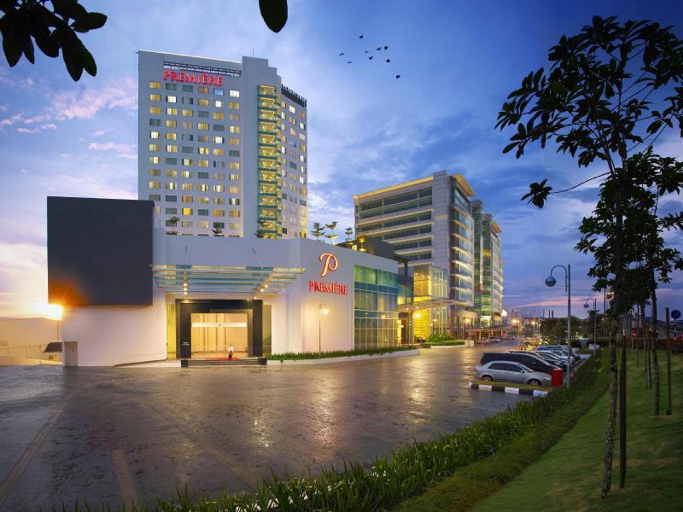 Premiere Hotel Klang Buitenkant foto
